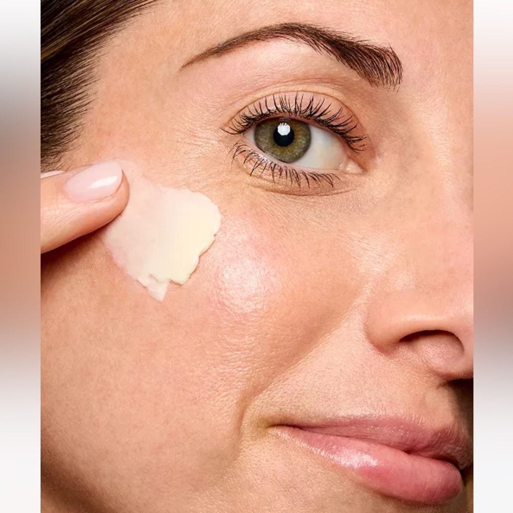 Bobbi Brown Vitamin Enriched Face Base Moisturizer & Primer - Picture 5 of 6